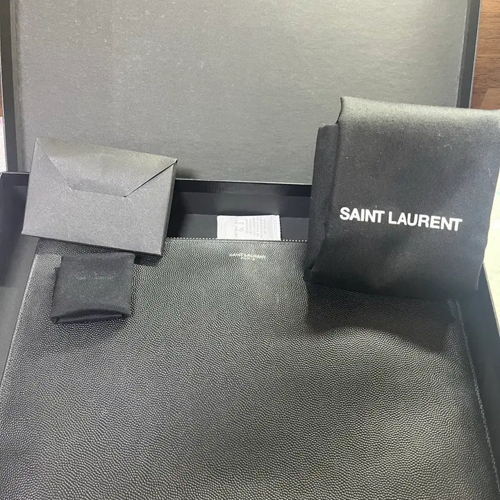 [BUNJANG] Yves Saint Laurent 397294 Clutch / 입생로랑 클러치 397294
