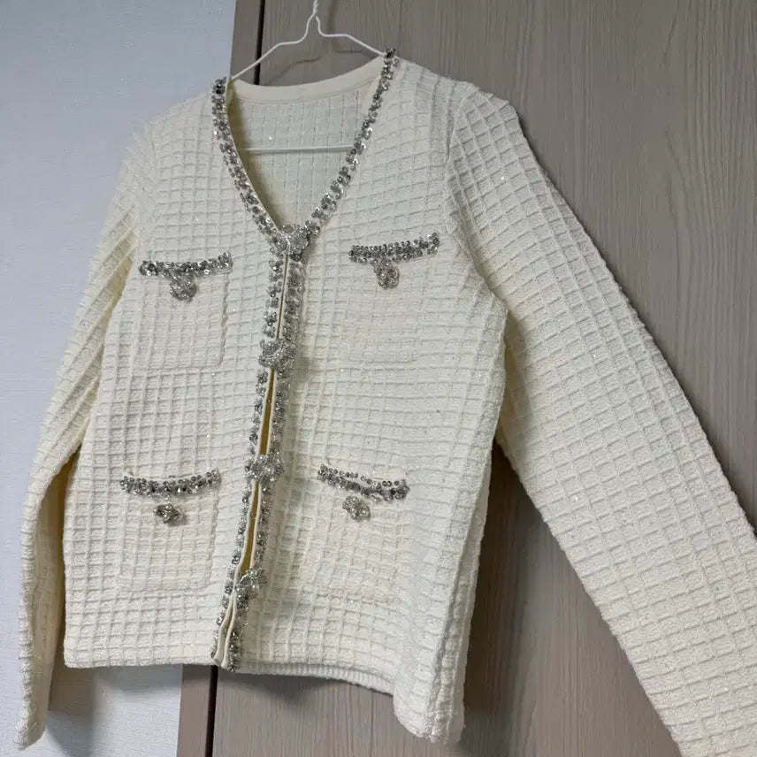 [BUNJANG] White Tweed Cubic Embellished Cardigan / 화이트 트위드 큐빅 장식 가디건