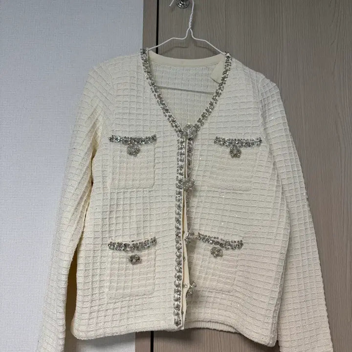 [BUNJANG] White Tweed Cubic Embellished Cardigan / 화이트 트위드 큐빅 장식 가디건