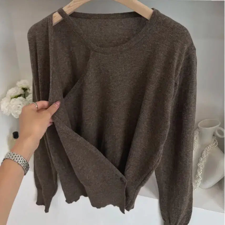 [BUNJANG] Unbalanced Halter Slit Wrap Knit Top / 1회 잠깐 착용, 무배/ 언발 홀터 트임 랩 니트티