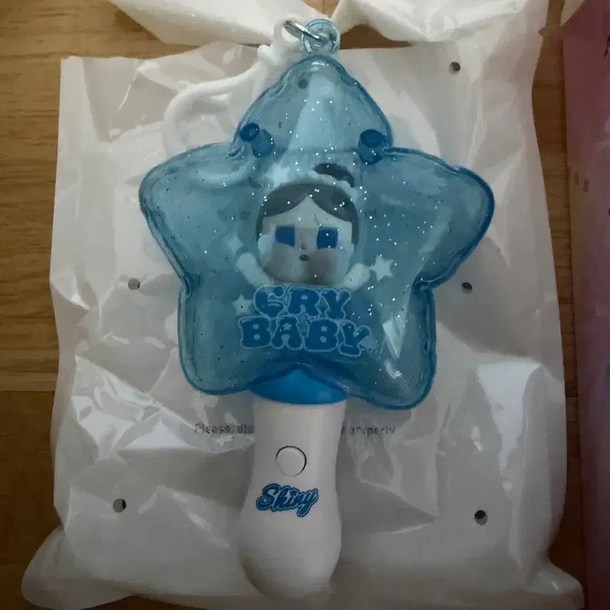 [BUNJANG] Popmart Crybaby Shiny Luminous Keychain Lightstick / 정품) 팝마트 크라이베이비 샤이니 루미너스 키링 응원봉