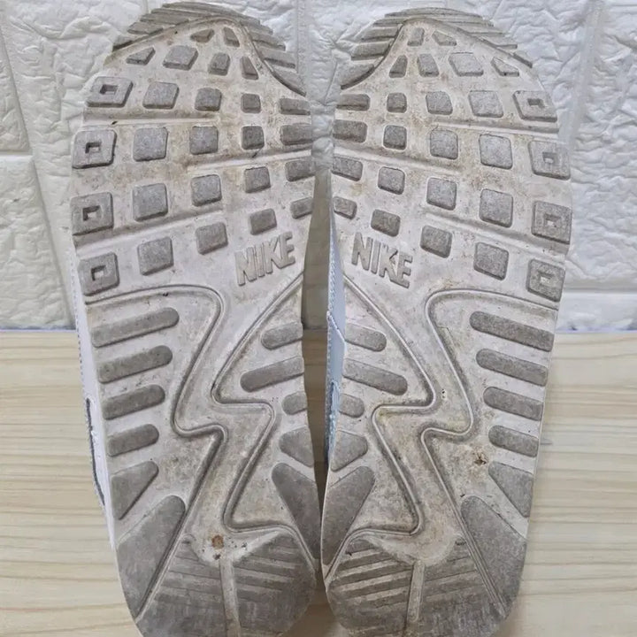 [BUNJANG] Nike Air Max 90 Sneakers / 나이키. 에어맥스90. 275