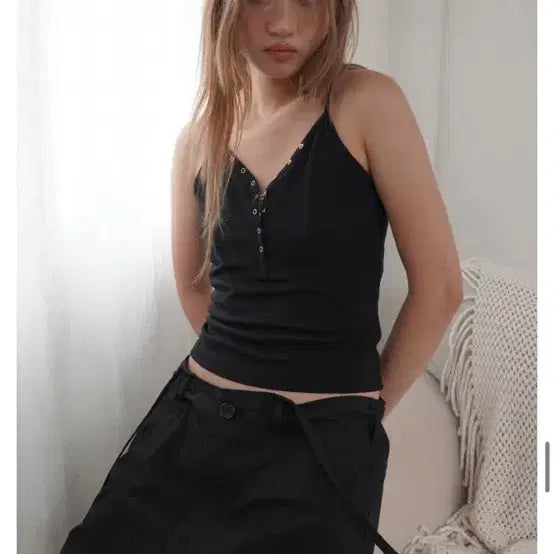 [BUNJANG] Please Follow Demie Halter Sleeveless Top Black / 플리즈노팔로우 데미 홀터 슬리브리스 블랙