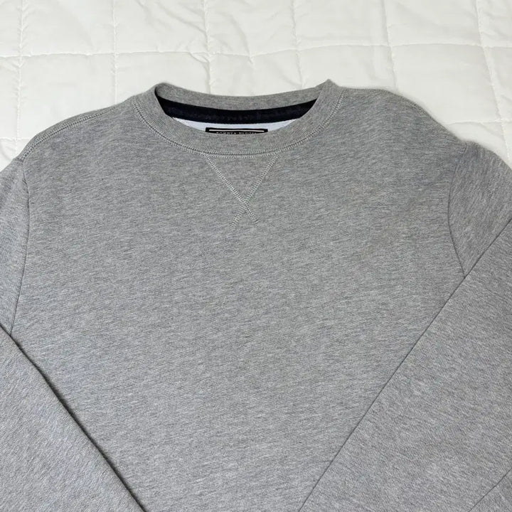 [BUNJANG] Tommy Hilfiger Semi-crop Sweatshirt / 타미힐피거 세미크롭 맨투맨, M