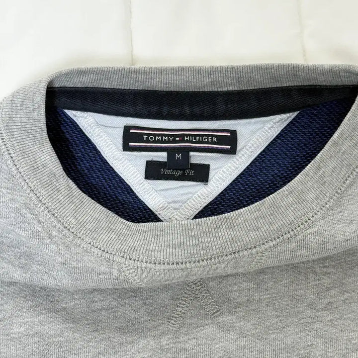 [BUNJANG] Tommy Hilfiger Semi-crop Sweatshirt / 타미힐피거 세미크롭 맨투맨, M
