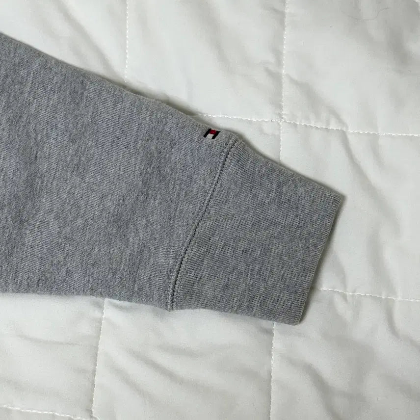 [BUNJANG] Tommy Hilfiger Semi-crop Sweatshirt / 타미힐피거 세미크롭 맨투맨, M