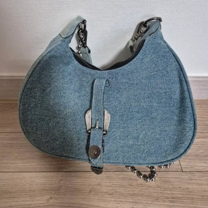 [SOLD OUT] 유이브(YOUEVE) 데님 체인 숄더백