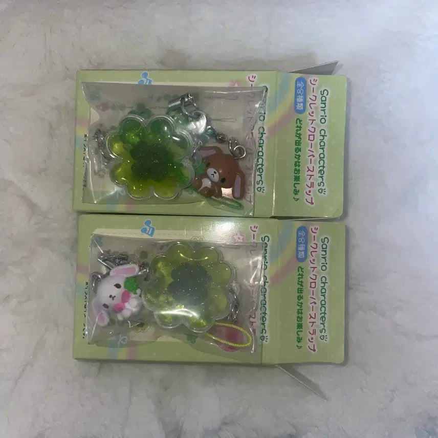 [BUNJANG] Sanrio Shirousa Kurousa Clover Strap Sugar Bunnies / 산리오 시로우사 쿠로우사 헤이세이클로버 네잎클로버 스트랩 슈가바니즈
