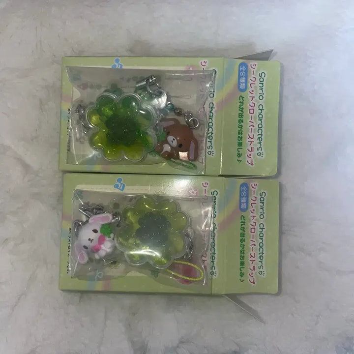 [BUNJANG] Sanrio Shirousa Kurousa Clover Strap Sugar Bunnies / 산리오 시로우사 쿠로우사 헤이세이클로버 네잎클로버 스트랩 슈가바니즈