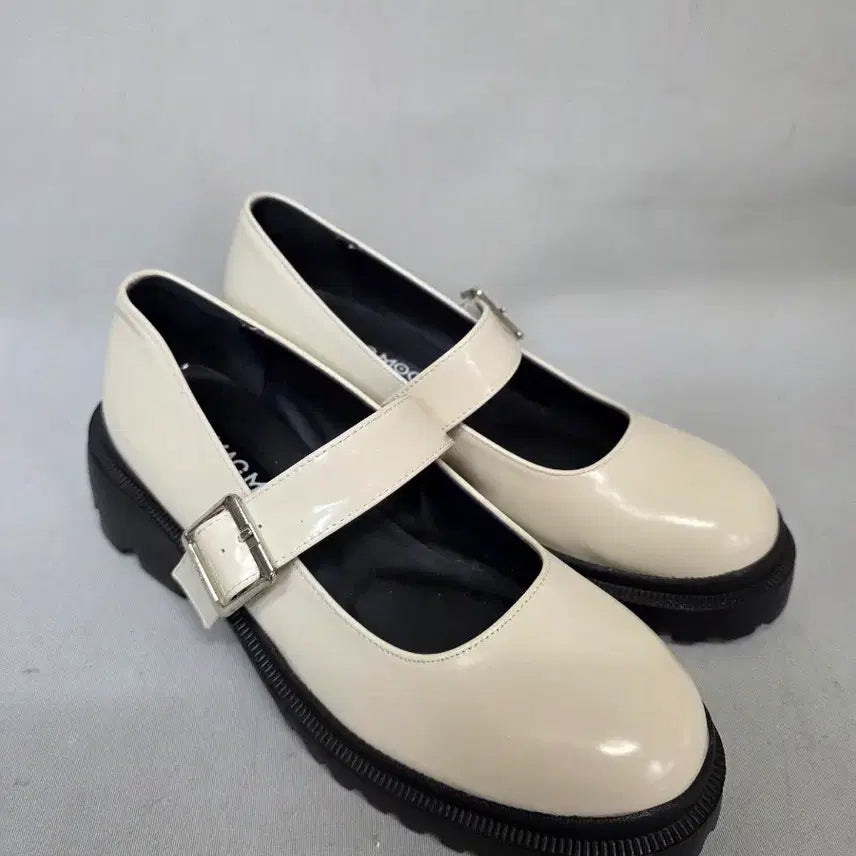[BUNJANG] Mark Mogg Ivory Mary Jane Platform Shoes 245 / 마크모그 아이보리 메리제인 통굽 슈즈 245
