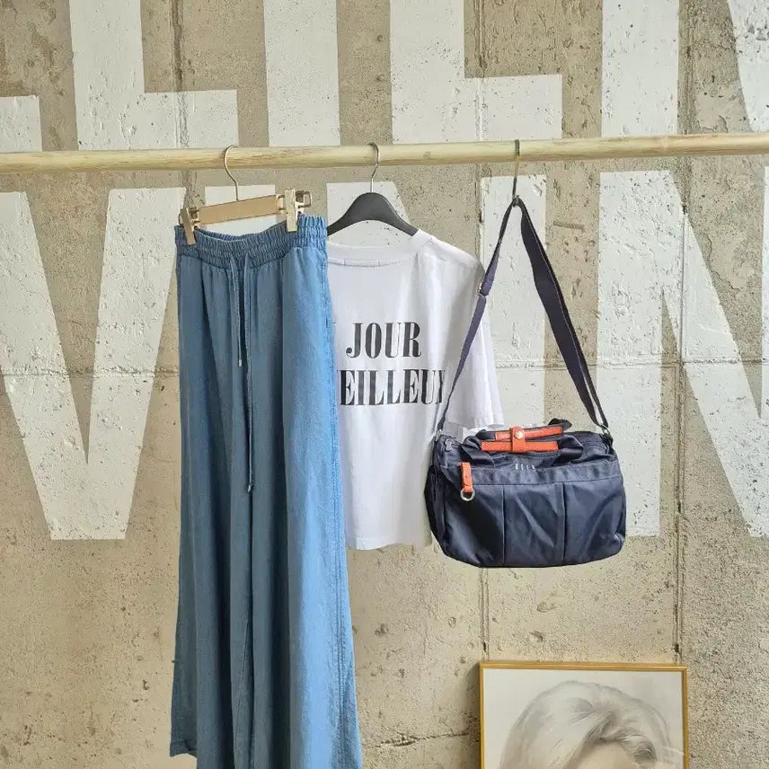 [BUNJANG] Elle Navy Lightweight Simple Crossbody Bag / 크로스백)엘르 가볍고 심플한 크로스백