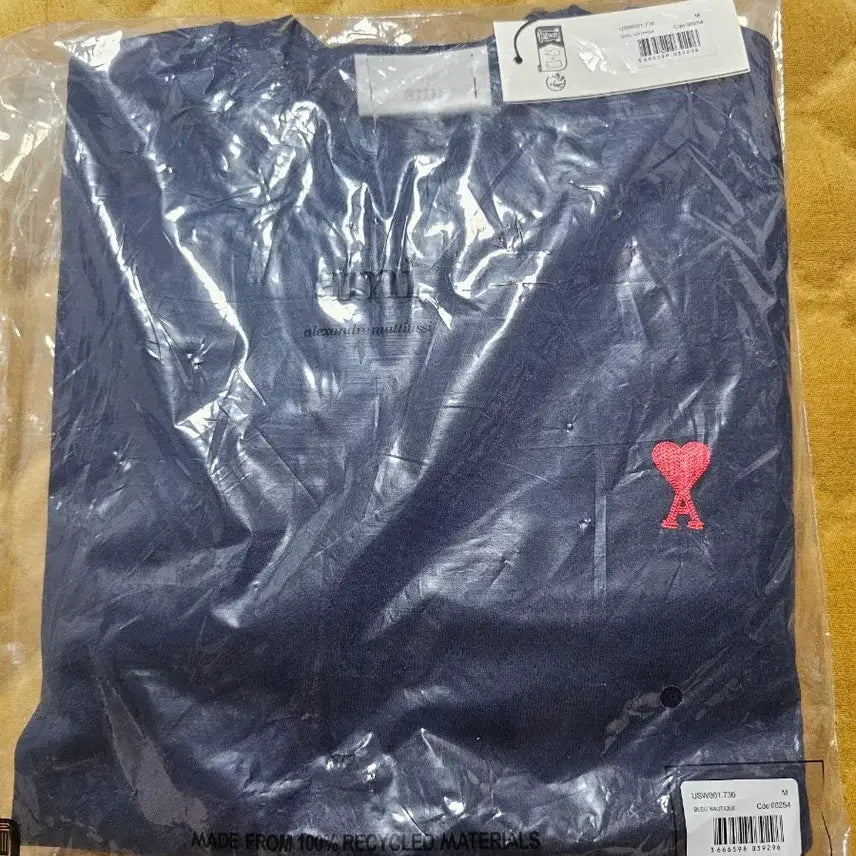 [BUNJANG] AMI Small Heart Logo Navy Sweatshirt M / 아미 스몰 하트 로고 네이비 맨투맨 M