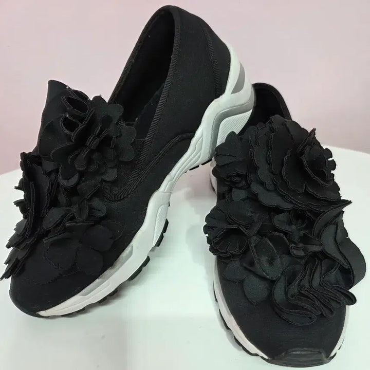 [SOLD OUT] 슈콤마보니 플라워밤 스니커즈 235