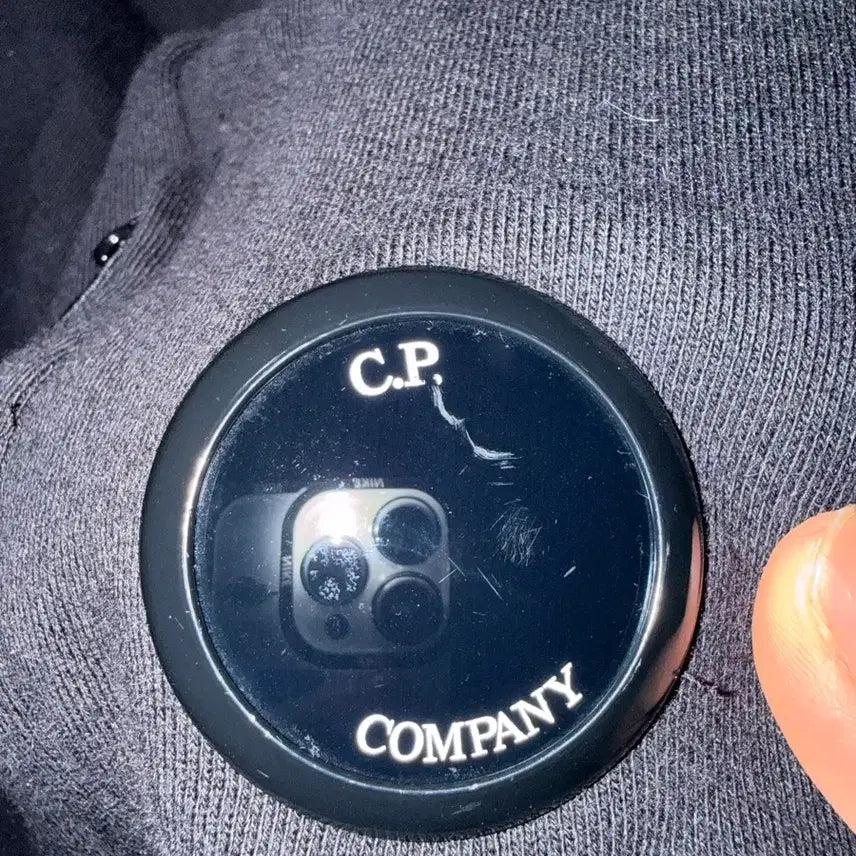 [BUNJANG] C.P. Company Lens Detail Black Sweatshirt / C.P. Company 맨투맨