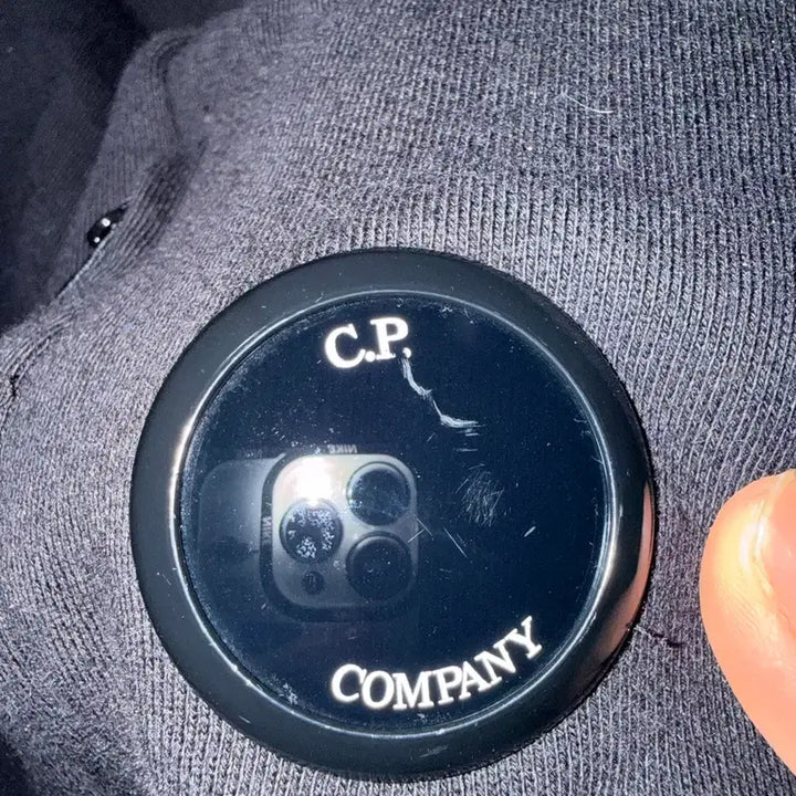 [BUNJANG] C.P. Company Lens Detail Black Sweatshirt / C.P. Company 맨투맨
