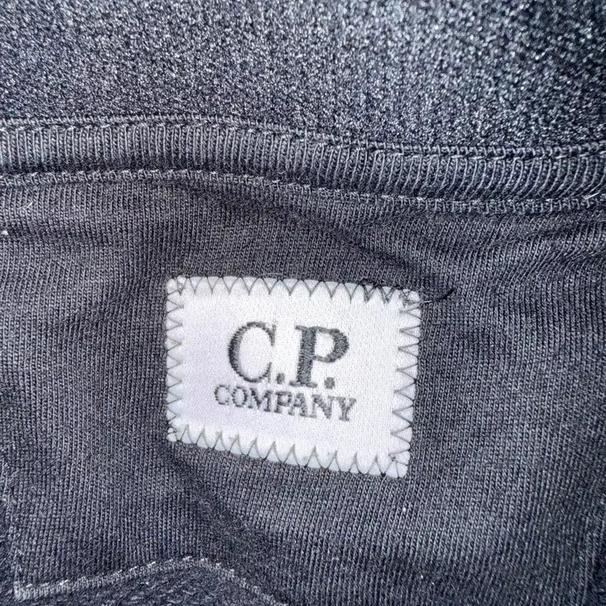 [BUNJANG] C.P. Company Lens Detail Black Sweatshirt / C.P. Company 맨투맨