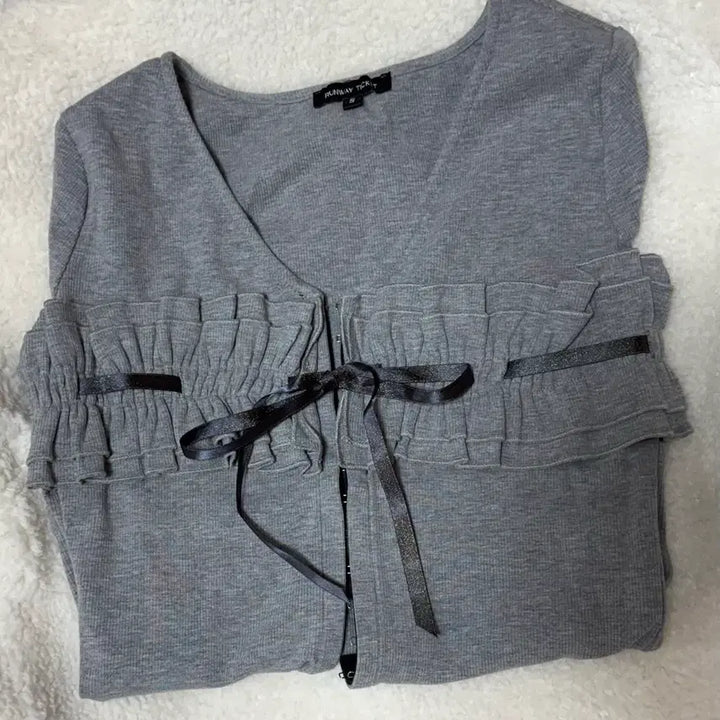 [BUNJANG] Runway Ticket Ending Ribbon Frill Cardigan / 런웨이티켓 ending ribbon frill cardigan