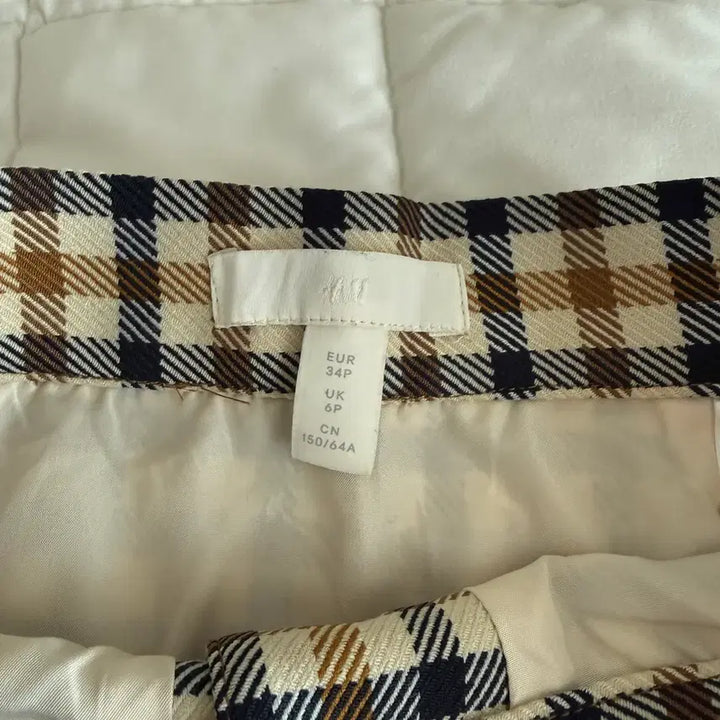 [BUNJANG] H&amp;M Checkered Skirt (EUR 34) / h&amp;m 체크 스커트, 25