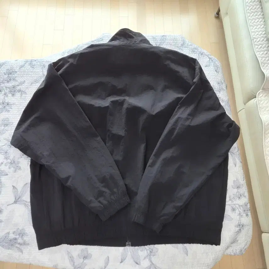 [SOLD OUT] 멧블랙 바람막이 자켓 블랙색상 XL