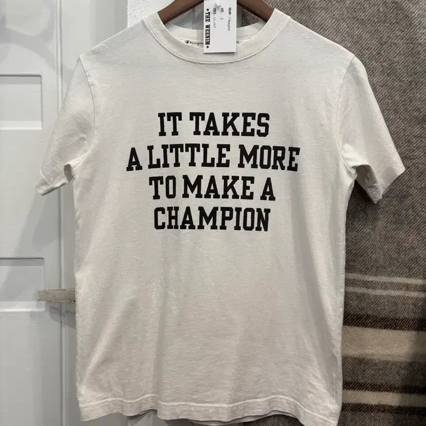 [SOLD OUT] Vintage Champion T