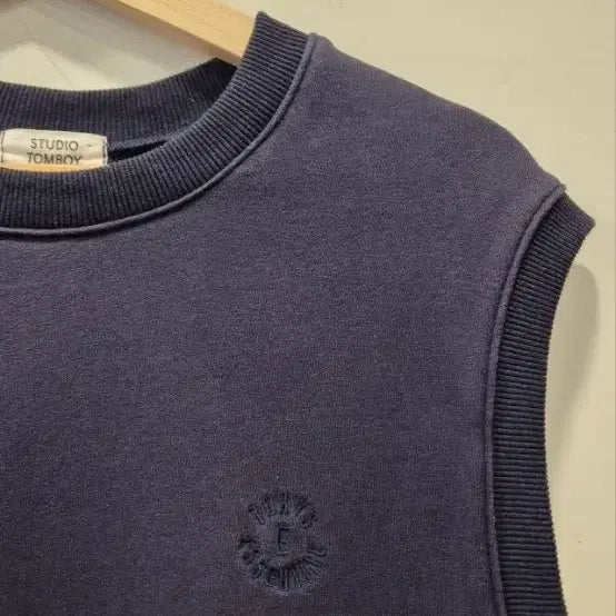 [BUNJANG] Tomboy Studio Navy Vest M Size / 톰보이스튜디오 네이비 베스트 M사이즈