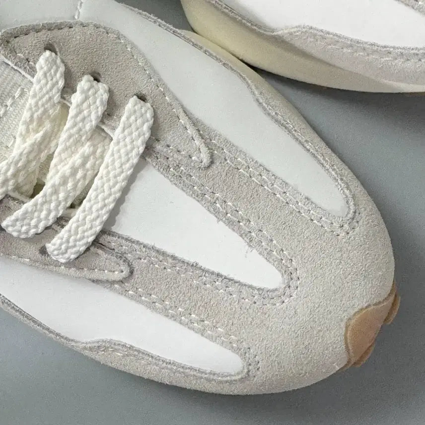 [BUNJANG] New Balance 327 White Black Sneakers (Size: 240) / 뉴발란스 327 화이트 블랙 스니커즈 사이즈:240