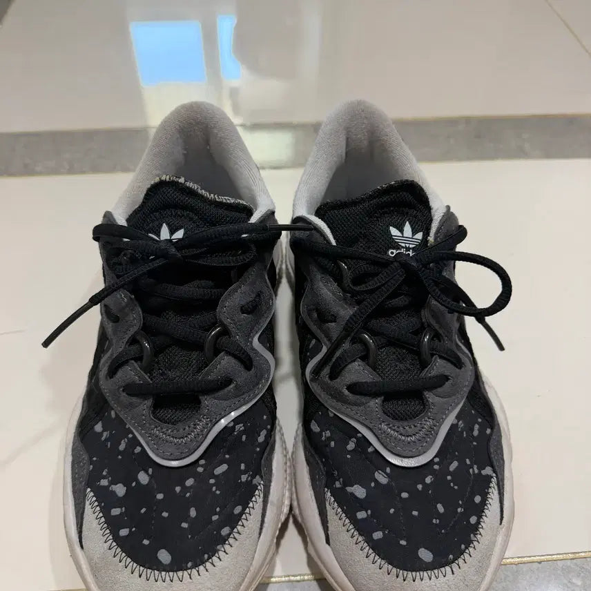 [BUNJANG] Adidas Ozweego Black Sneakers / 아디다스 오즈위고 230 블랙