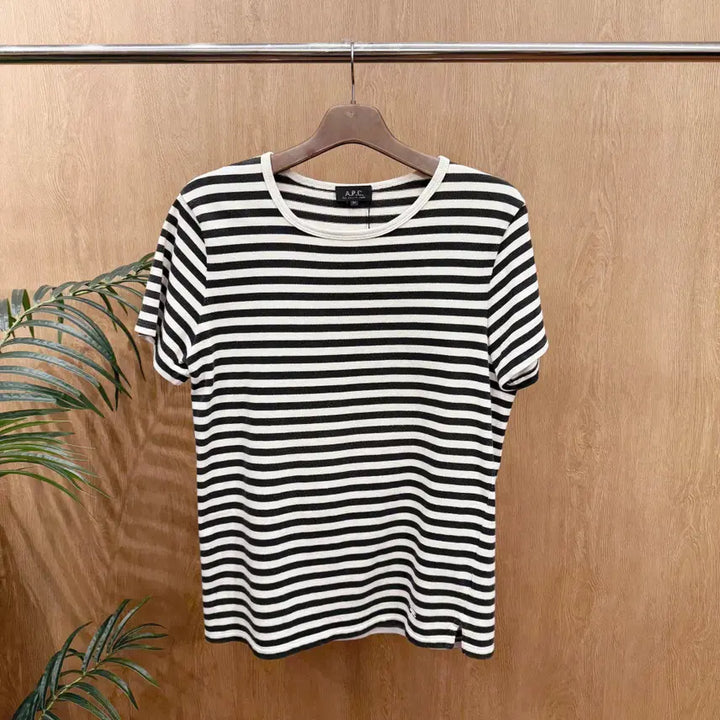 [BUNJANG] A.P.C. Striped T-shirt Round Neck / 아페쎄 스트라이프 반팔 티셔츠 라운드넥 자수 디테일 블랙 아이보리