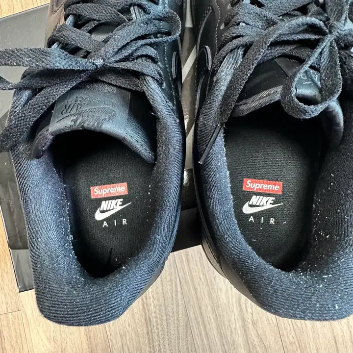 [SOLD OUT] 나이키 슈프림 에어포스 1 로우  블랙 285 28.5