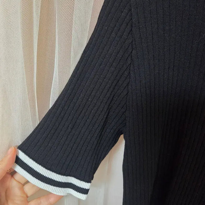 [SOLD OUT] [새상품] 콜마르 블랙 니트 반팔티