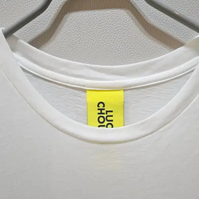 [BUNJANG] Lucky Chouette Frill Detail White T-shirt / 럭키슈에뜨 티셔츠 36사이즈