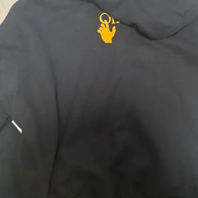[SOLD OUT] 정품 A급 OFF-WHITE 블랙 후드티 옐로우 프린팅