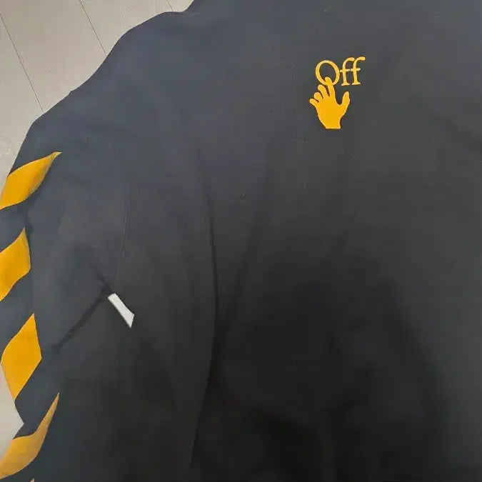 [SOLD OUT] 정품 A급 OFF-WHITE 블랙 후드티 옐로우 프린팅