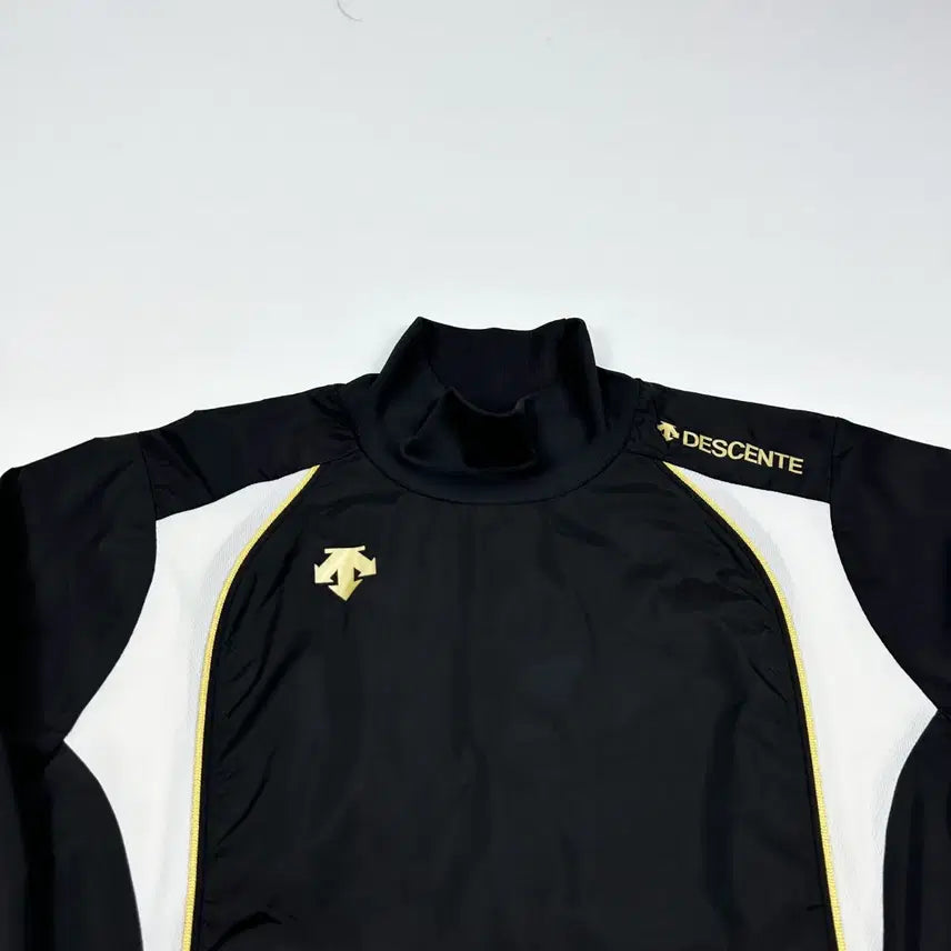[BUNJANG] Descente Japan Training Black Windbreaker Warm-up (M) / 데상트 재팬 트레이닝 블랙 바람막이 웜업 (M)