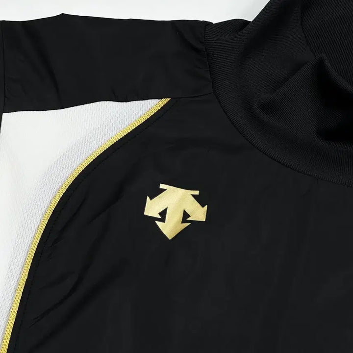 [BUNJANG] Descente Japan Training Black Windbreaker Warm-up (M) / 데상트 재팬 트레이닝 블랙 바람막이 웜업 (M)