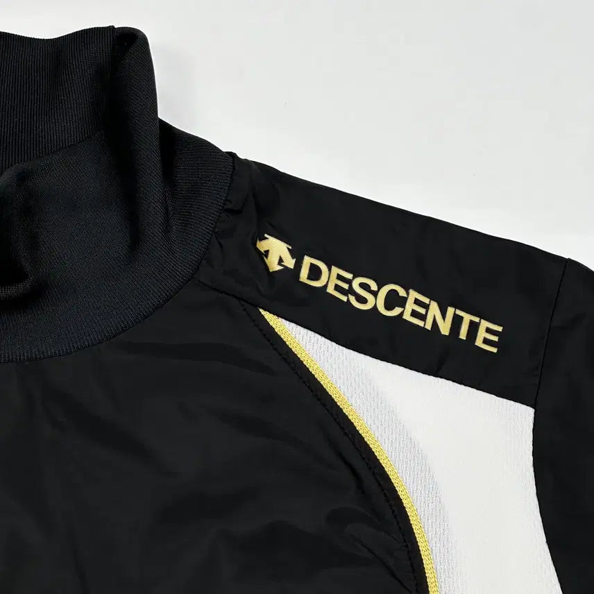[BUNJANG] Descente Japan Training Black Windbreaker Warm-up (M) / 데상트 재팬 트레이닝 블랙 바람막이 웜업 (M)