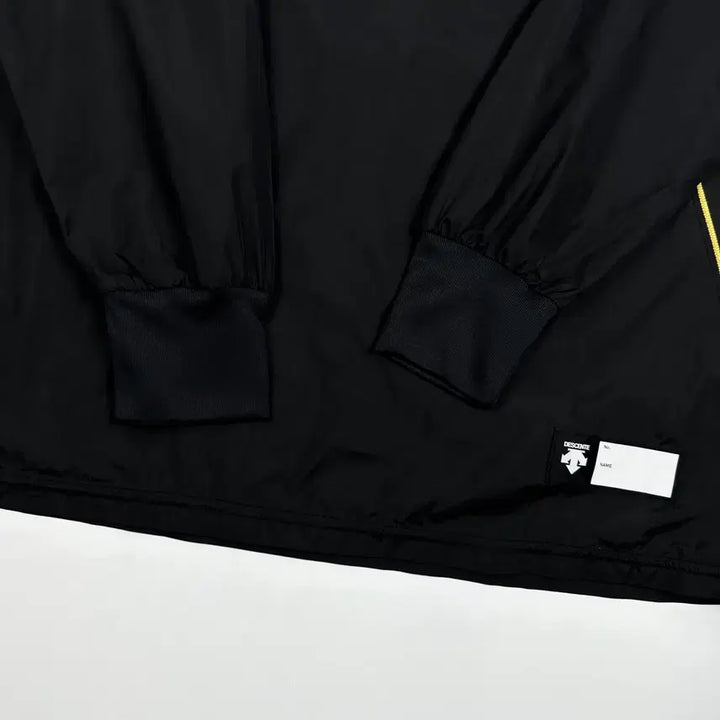 [BUNJANG] Descente Japan Training Black Windbreaker Warm-up (M) / 데상트 재팬 트레이닝 블랙 바람막이 웜업 (M)