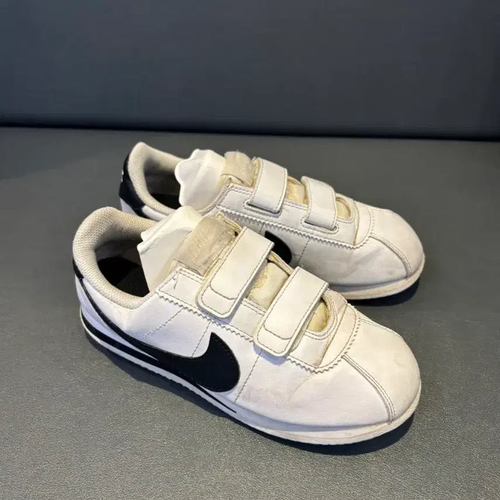 [SOLD OUT] 나이키 여성 운동화 220사이즈