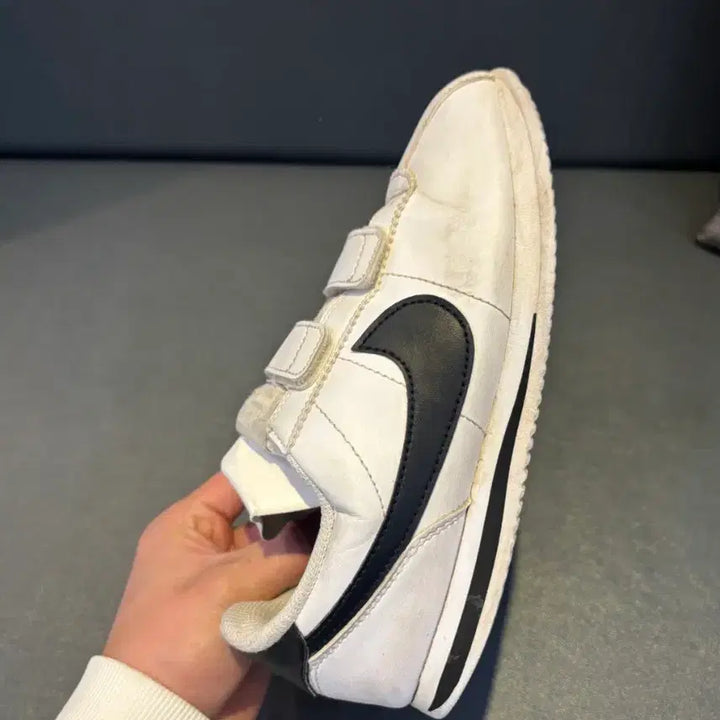 [SOLD OUT] 나이키 여성 운동화 220사이즈