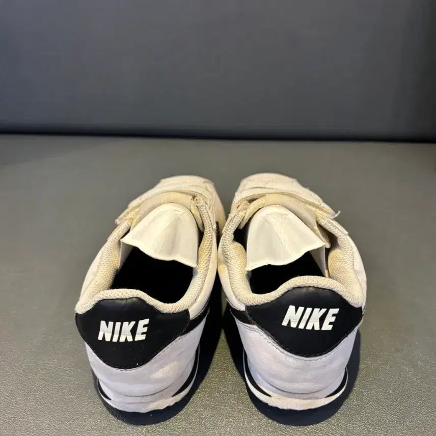 [SOLD OUT] 나이키 여성 운동화 220사이즈