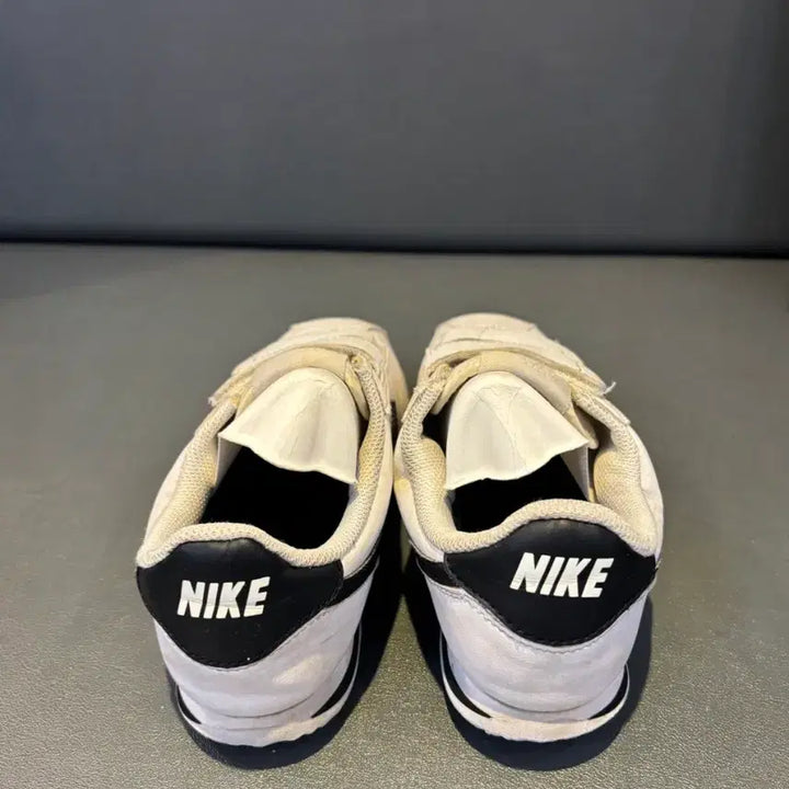 [SOLD OUT] 나이키 여성 운동화 220사이즈