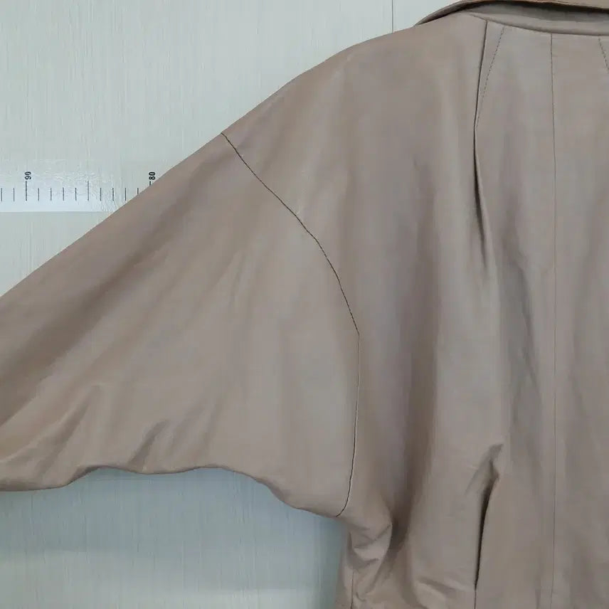 [BUNJANG] Obzee Komma Young Lambskin Beige Trench Coat / Obzee Komma Young 양가죽 베이지 트렌치 코트