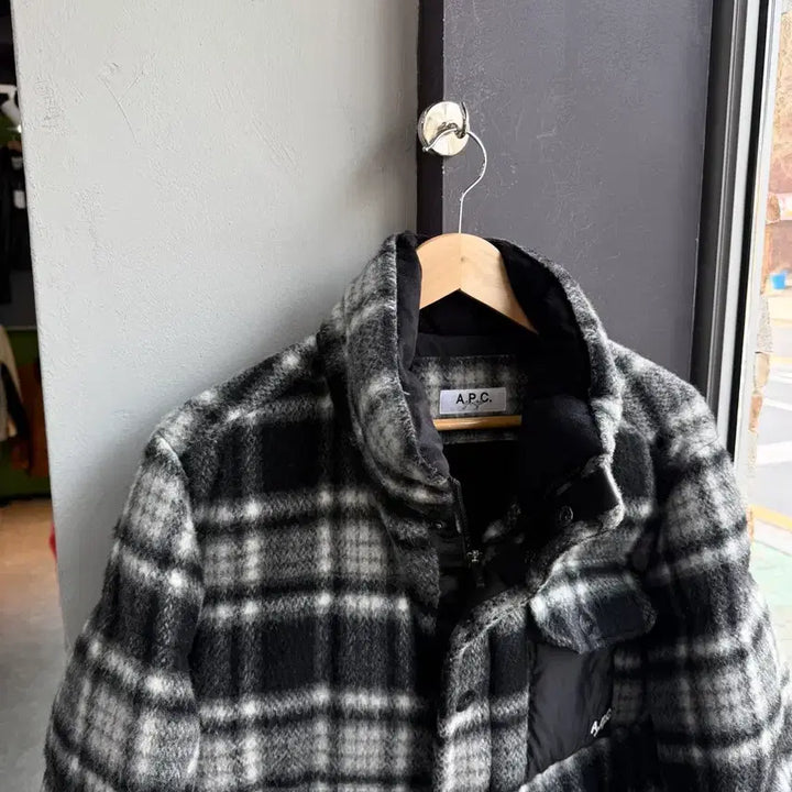 [BUNJANG] A.P.C 23FW Flannel Goose Down Padded Jacket / L/ A.P.C 아페쎄 23FW 플란넬 구스다운 패딩 점퍼