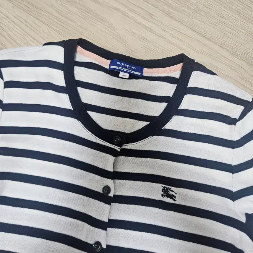 [BUNJANG] Burberry Blue Label Striped Cardigan / 일본 버버리블루라벨 스트라이프 줄가라 연핑 블랙 가디건
