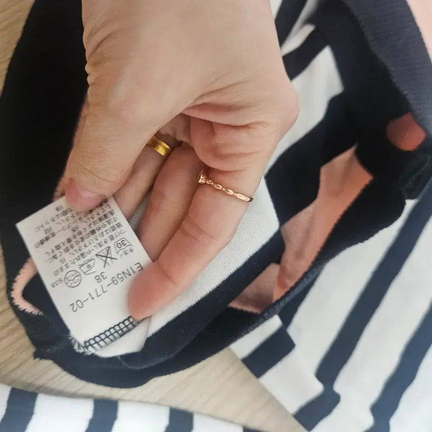 [BUNJANG] Burberry Blue Label Striped Cardigan / 일본 버버리블루라벨 스트라이프 줄가라 연핑 블랙 가디건
