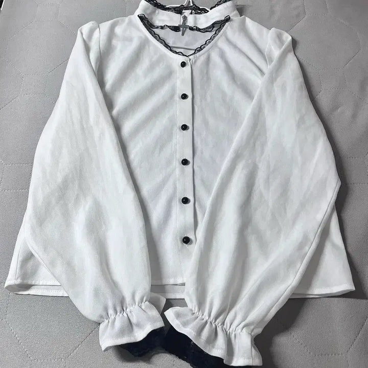 [SOLD OUT] 교판) 마즈 화이트 십자가 초커 블라우스 양산형 지뢰계 스나계 양지뢰