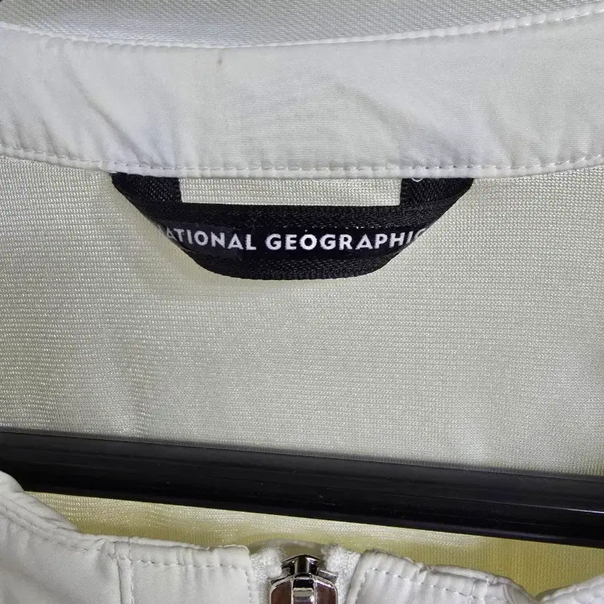 [BUNJANG] National Geographic White Padded Knit Cardigan / 내셔널지오그래픽 화이트 패딩 니트 가디건 (1871)
