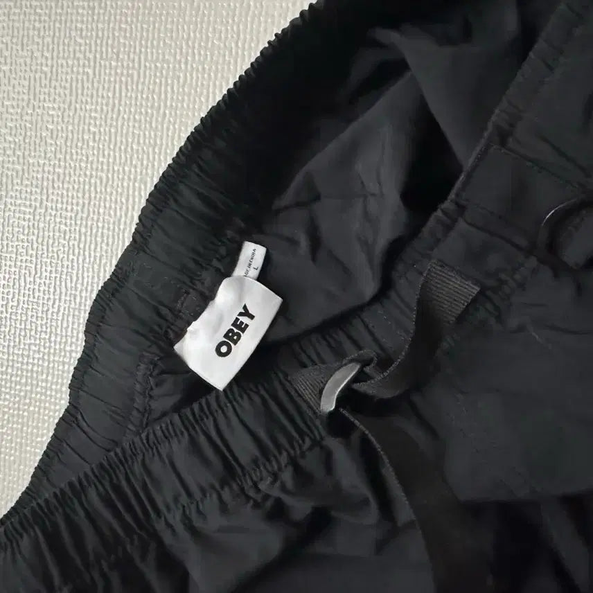 [BUNJANG] Helinox x OBEY Campus Cargo Shorts Black / (L)헬리녹스 x 오베이 캠퍼스 카고 쇼츠 블랙