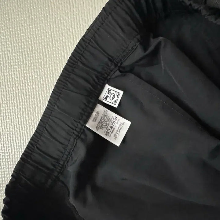 [BUNJANG] Helinox x OBEY Campus Cargo Shorts Black / (L)헬리녹스 x 오베이 캠퍼스 카고 쇼츠 블랙