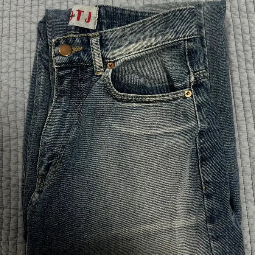 [BUNJANG] OOTJ Washed Denim Jeans / OOTJ 청바지
